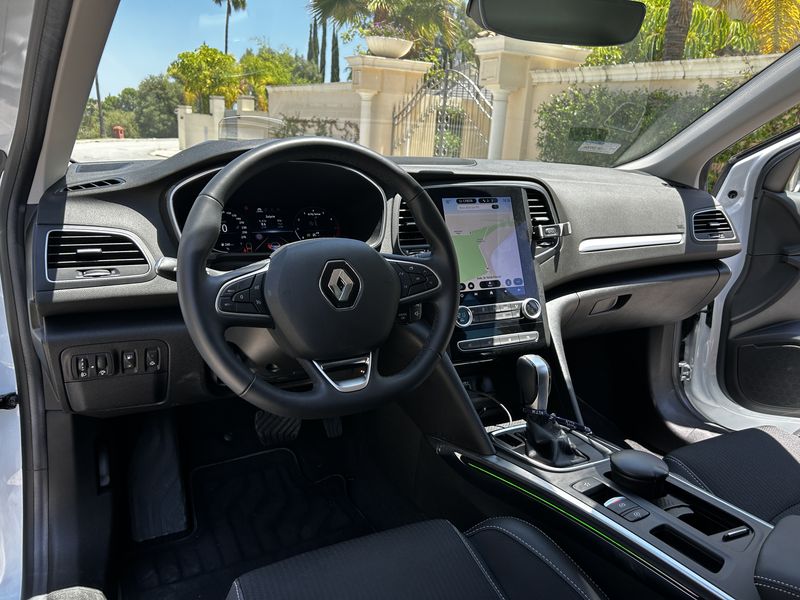 Renault Mégane • 2022 • 23,680 km 2