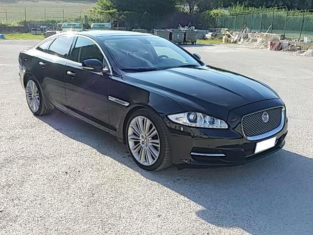 Jaguar XJ • 2010 • 225,000 km 11