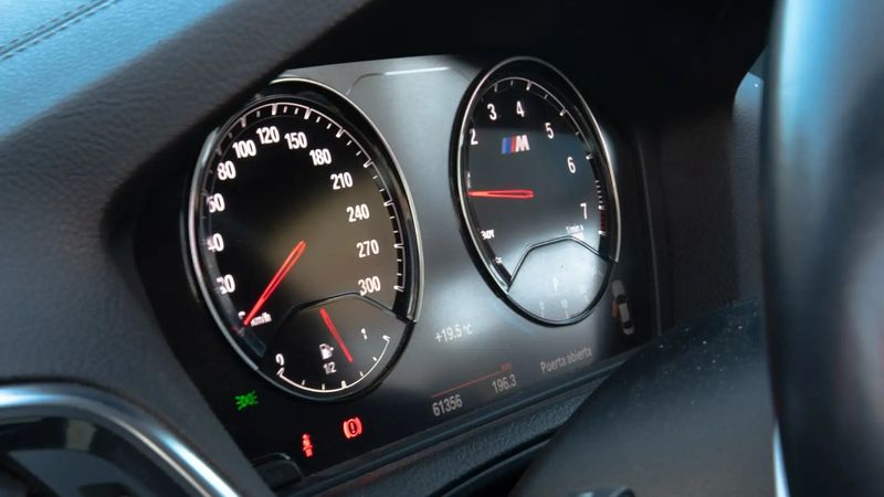 BMW 2 Series • 2018 • 61,300 km 9