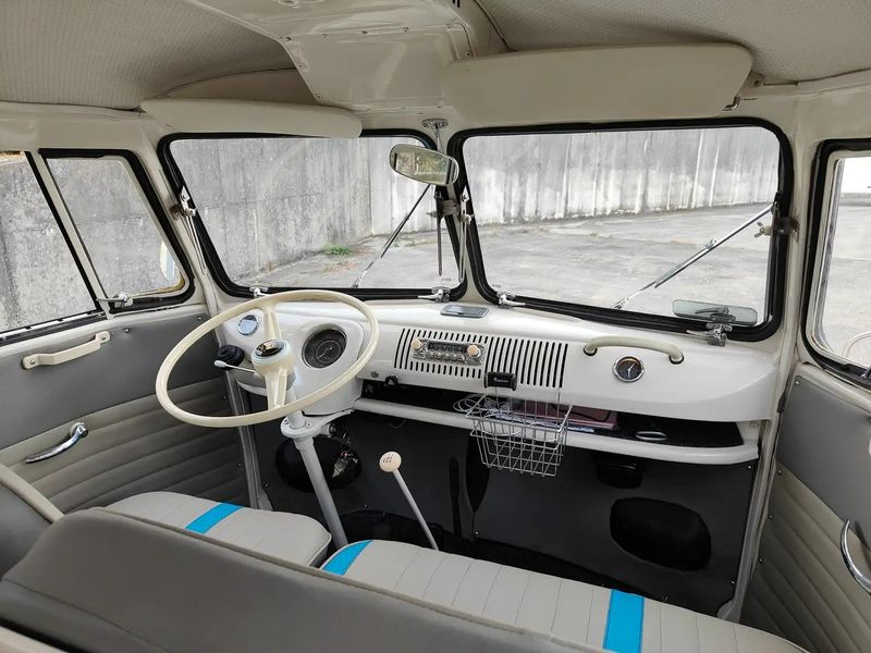 Volkswagen Multivan • 1972 • 21,000 km 8