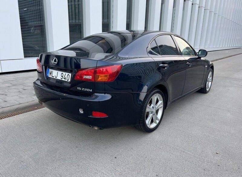 Lexus IS • 2006 • 300 km 4