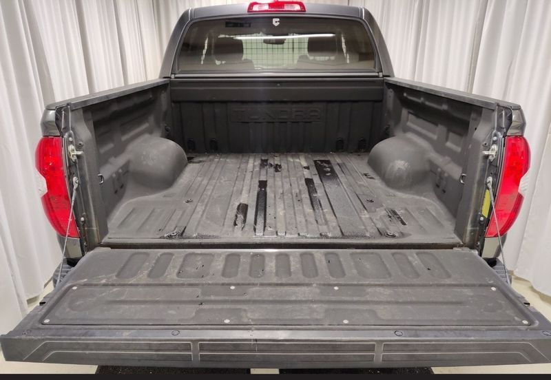 Toyota Tundra • 2020 • 72,000 km 2