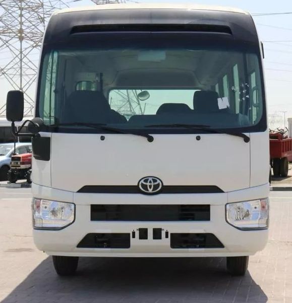 Toyota Hiace Van • 2022 • 30,000 km 1