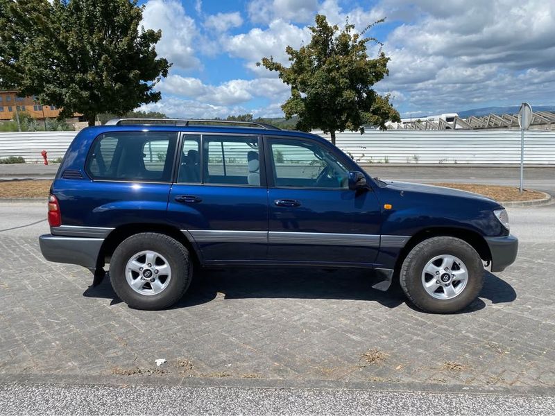 Toyota RAV4 • 1999 • 190,000 km 3