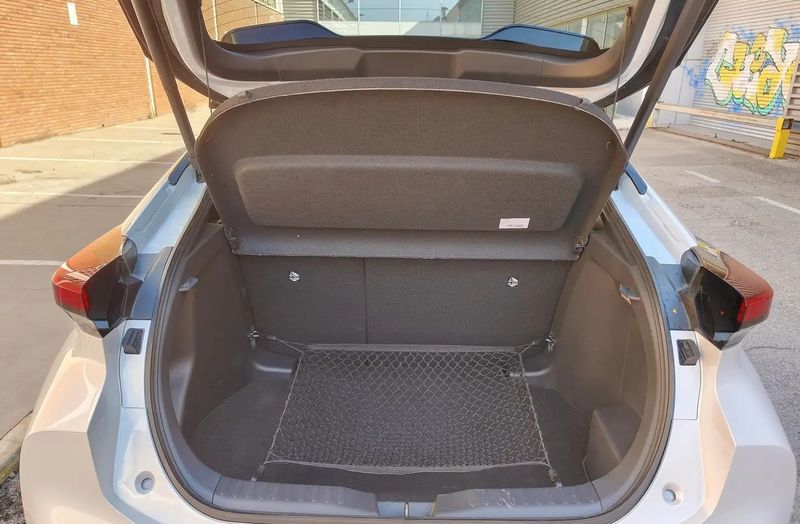 Toyota C-HR • 2024 • 16,609 km 13