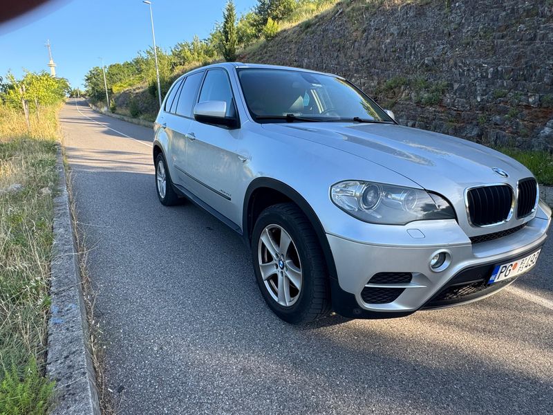 BMW X5 • 2010 • 183,000 km 2