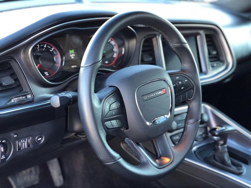 Dodge Challenger • 2017 • 127,000 km 2