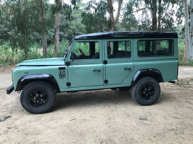 Land Rover Defender • 2001 • 124,000 km 8