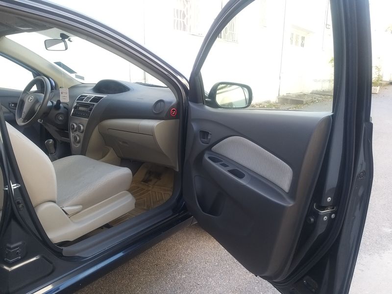 Toyota Yaris • 2013 • 175,000 km 3