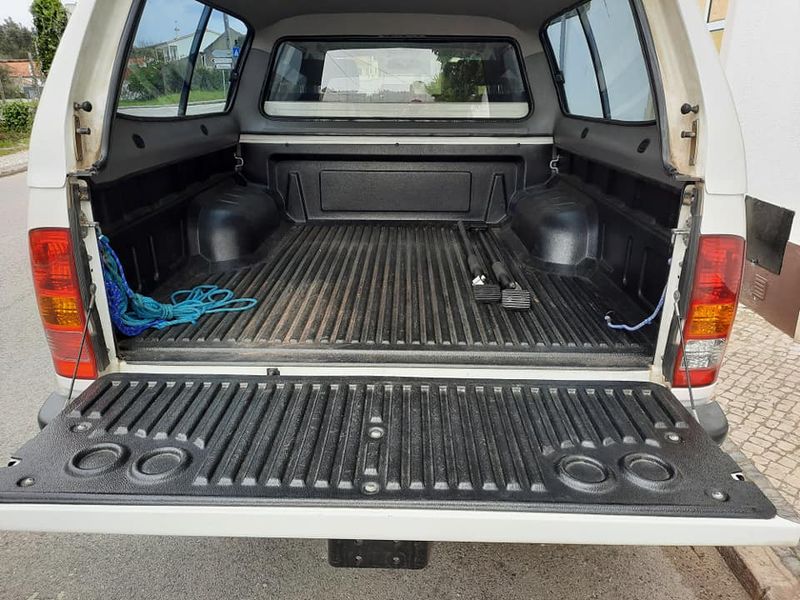 Toyota Hilux • 2009 • 75,000 km 5