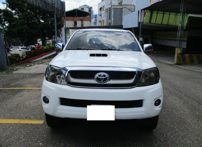 Toyota Hilux • 2011 • 148,000 km 2