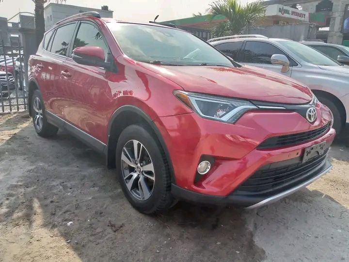 Toyota RAV4 • 2016 • 32 km 1