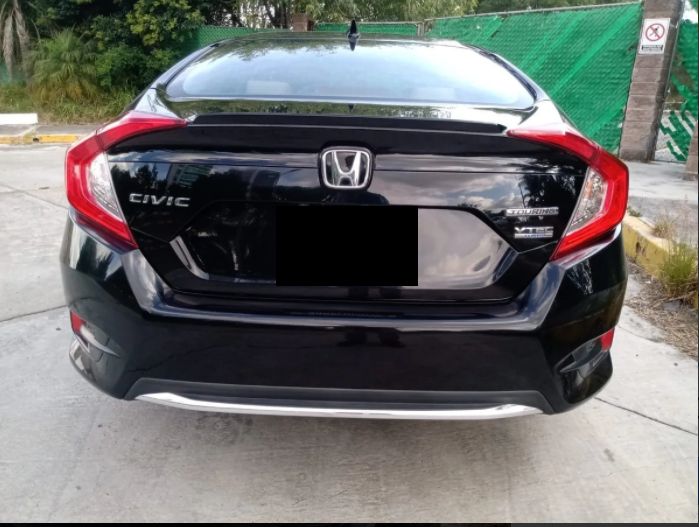 Honda Civic • 2020 • 72,000 km 6