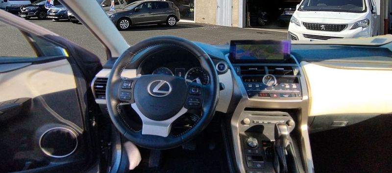 Lexus NX • 2019 • 45,083 km 4