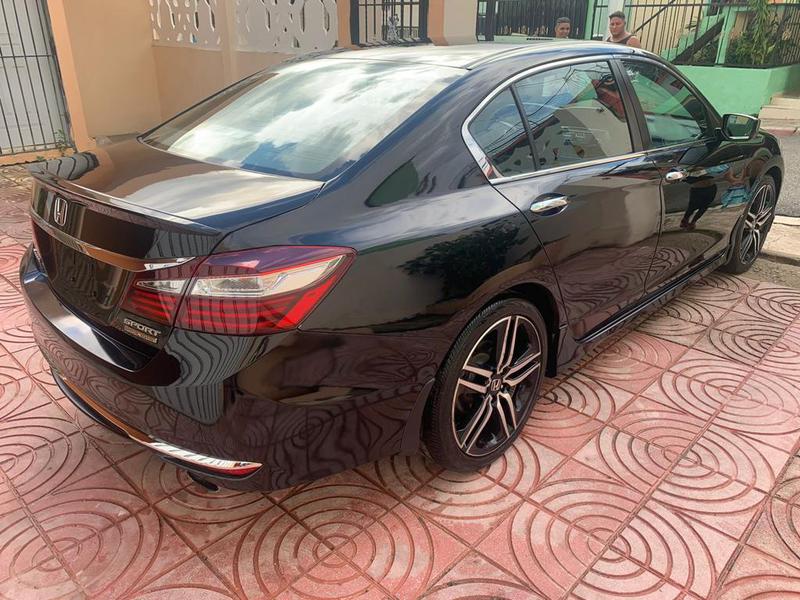 Honda Accord • 2017 • 23,000 km 10