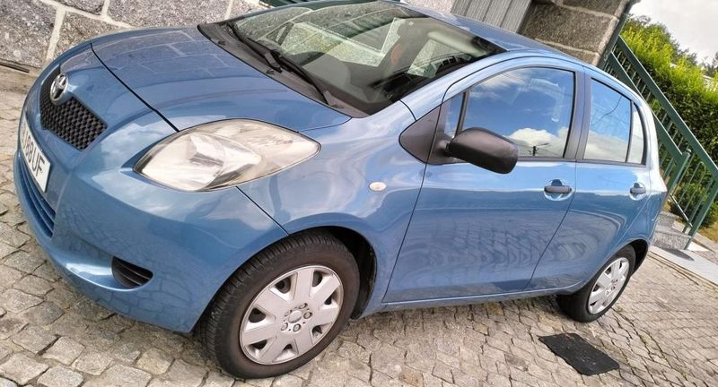 Toyota Yaris • 2006 • 180,000 km 1