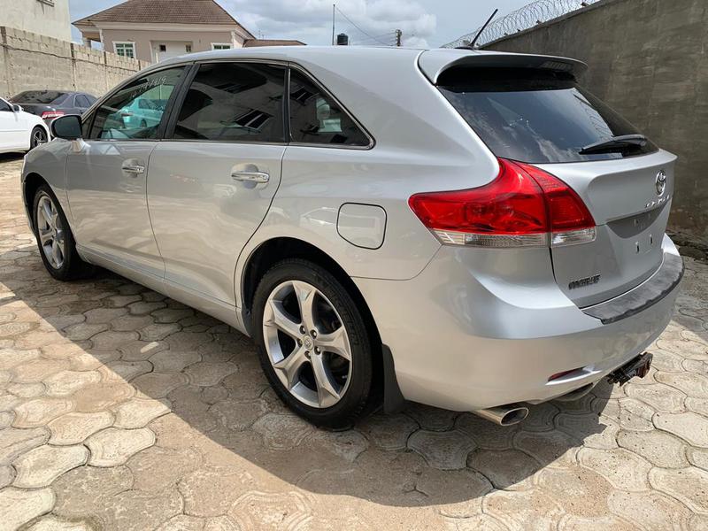 Toyota Avanza • 2010 • 32,423 km 6