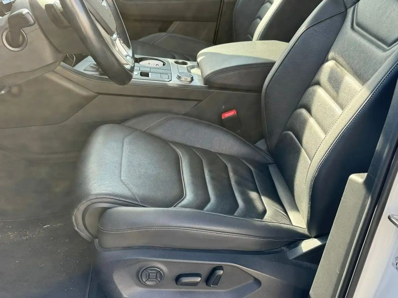 Volkswagen Touareg • 2020 • 118,960 km 6