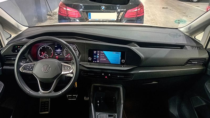 Volkswagen Caddy • 2023 • 25,498 km 9