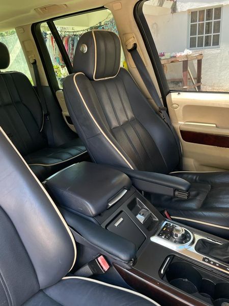 Land Rover Range Rover • 2011 • 154,000 km 8