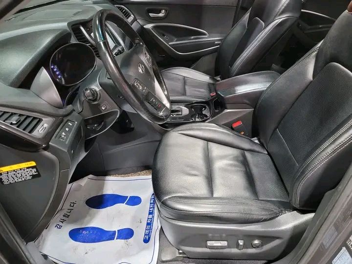 Hyundai Santa Fe • 2017 • 34 km 3