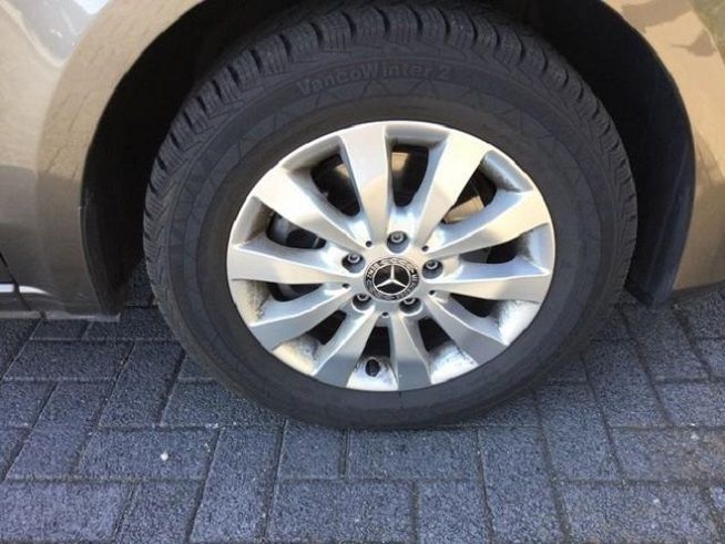 Mercedes-Benz 210 Van • 2018 • 142,000 km 11