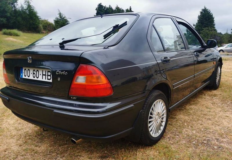 Honda Civic • 1966 • 180,000 km 2