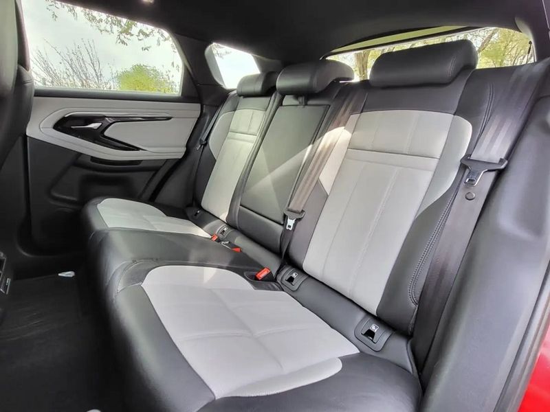 Land Rover Range Rover Evoque • 2019 • 101,000 km 12