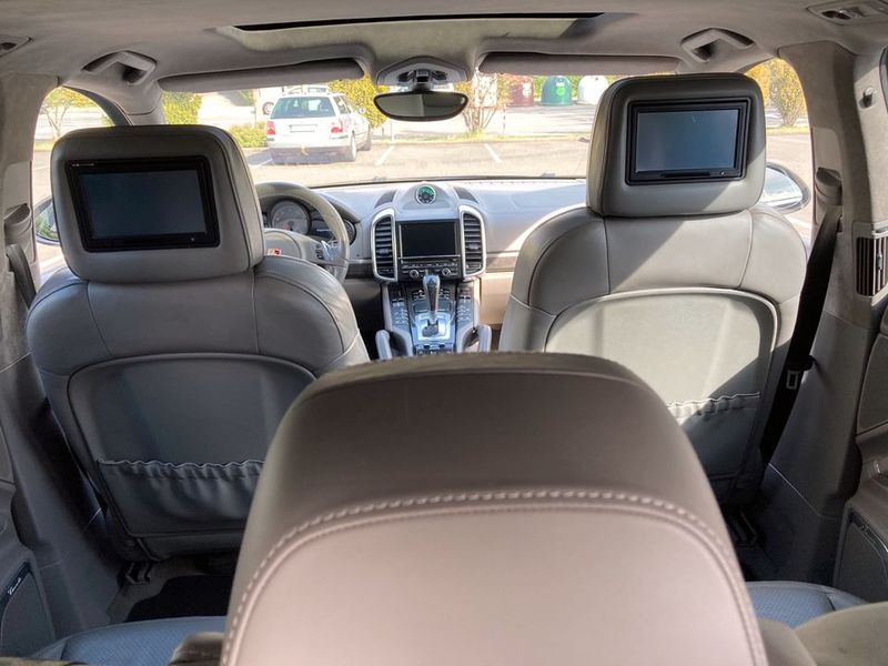 Porsche Cayenne • 2010 • 140,000 km 5