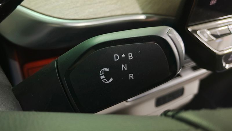 Volkswagen Multivan • 2023 • 21,518 km 4