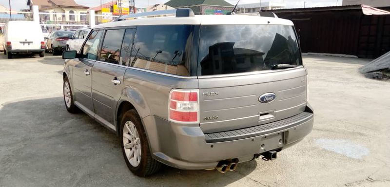 Ford Flex • 2010 • 80,693 km 2