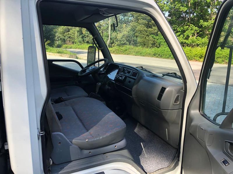 Mitsubishi Fuso canter • 2003 • 230,000 km 2