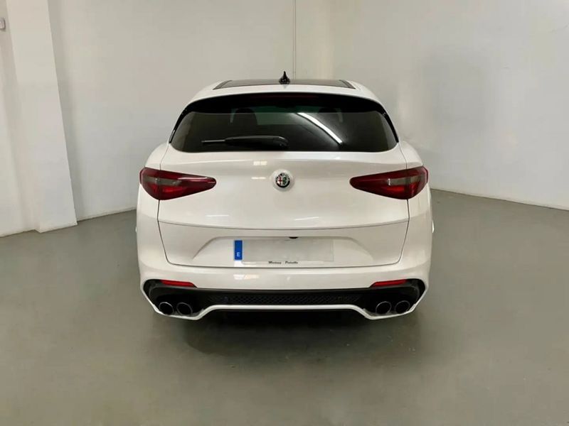 Alfa Romeo Stelvio • 2018 • 120,000 km 6