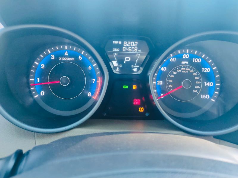 Hyundai Elantra • 2012 • 123,456 km 12