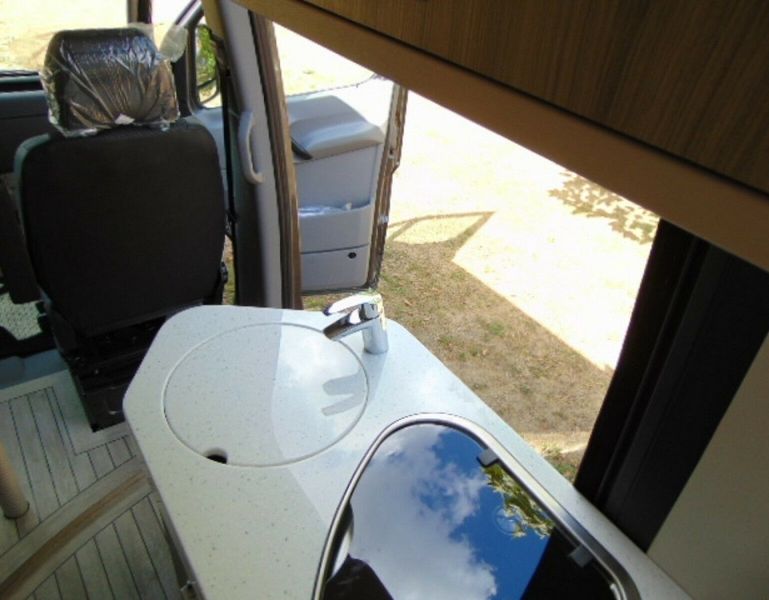 Mercedes-Benz Sprinter • 2019 • 84,800 km 9