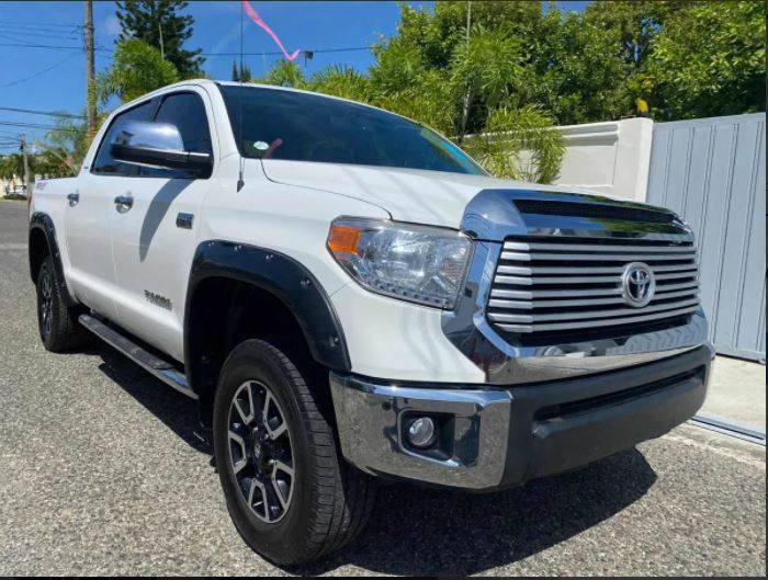 Toyota Tundra • 2016 • 93,000 km 5