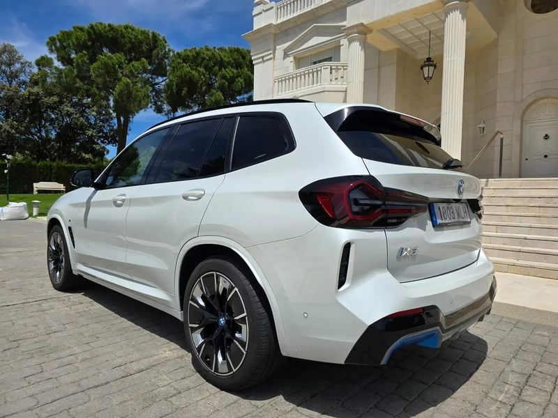 BMW X3 • 2023 • 2,433 km 3