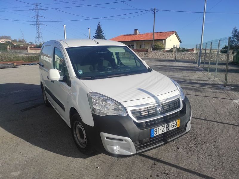 Peugeot 107 • 2018 • 87,000 km 1