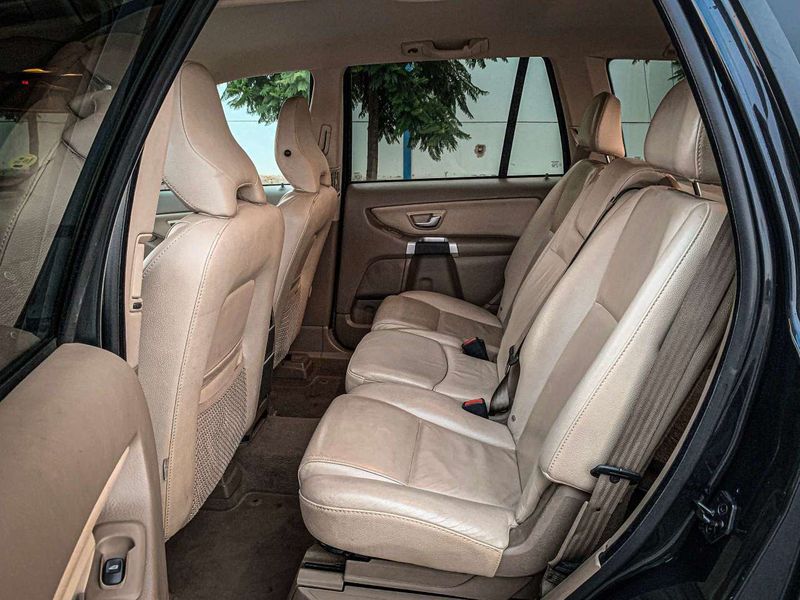 Volvo XC90 • 2013 • 190,000 km 5