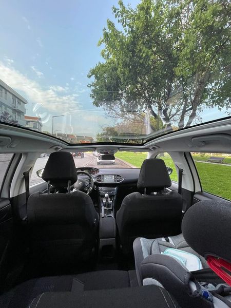 Peugeot 308 • 2017 • 89,000 km 3