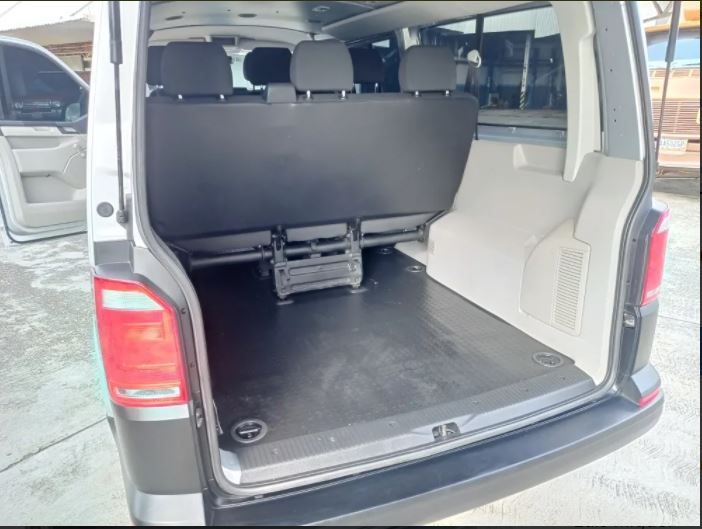 Volkswagen T5 Transporter Shuttle • 2016 • 90,903 km 8