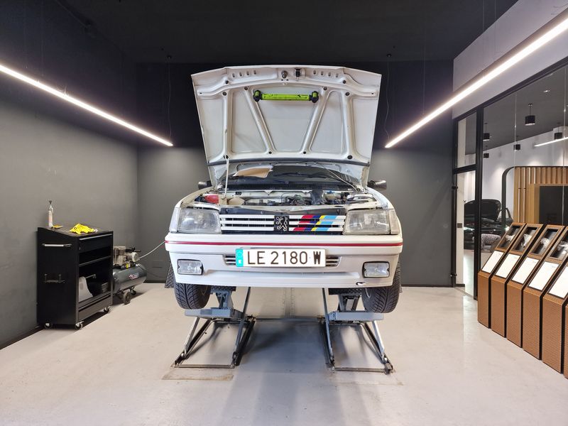 Peugeot 205 • 1992 • 102,500 km 5