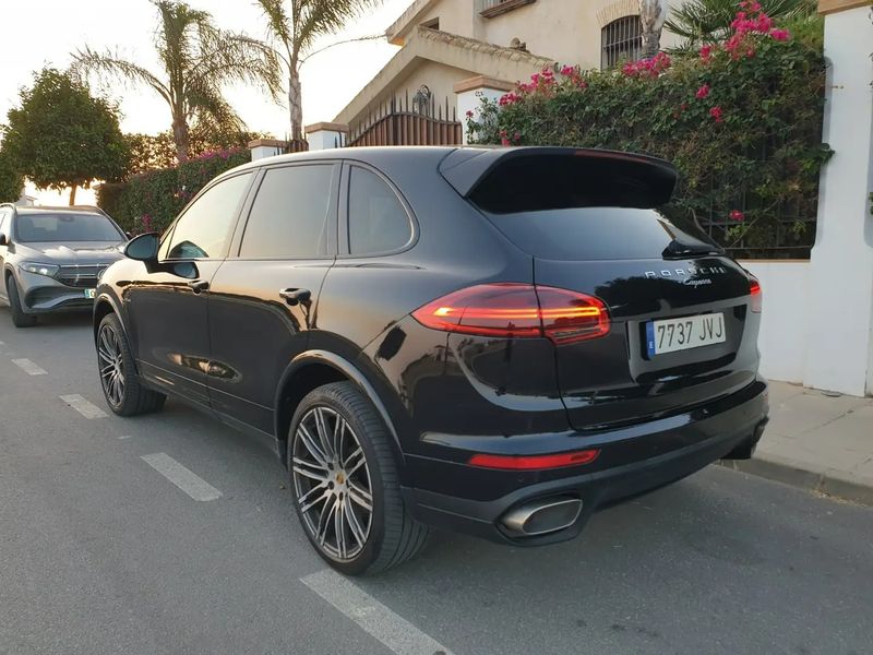 Porsche Cayenne • 2017 • 160,000 km 3
