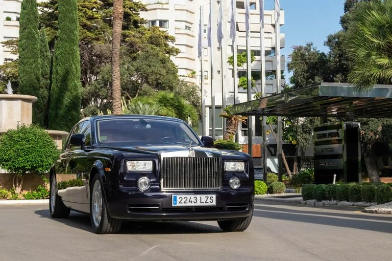 Rolls-Royce Phantom • 2011 • 75,000 km 1