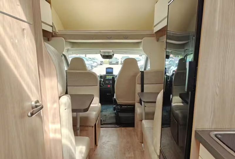 Citroën Jumpy • 2020 • 57,378 km 11