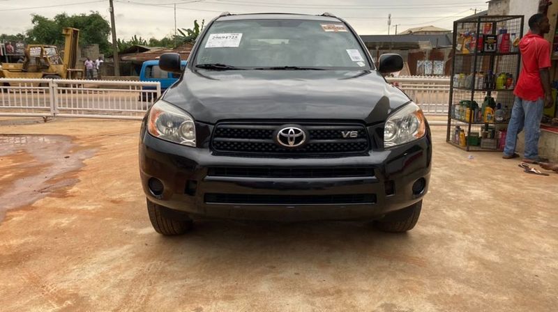 Toyota RAV4 • 2008 • 21 km 1