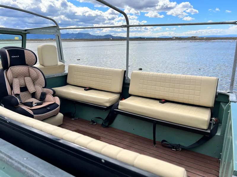 Land Rover Defender • 1983 • 35,000 km 8