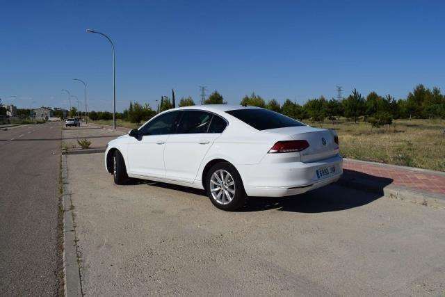 Volkswagen Passat • 2016 • 212,000 km 10