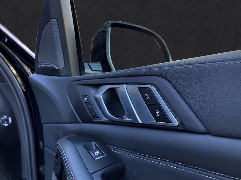 BMW X5 • 2019 • 20,900 km 9