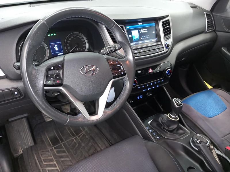 Hyundai Tucson • 2017 • 106,584 km 4